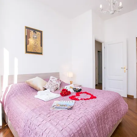 Apartment Larius Balcone