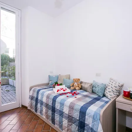 Larius Balcone *